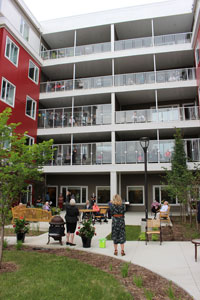 Mayor in front of balconies